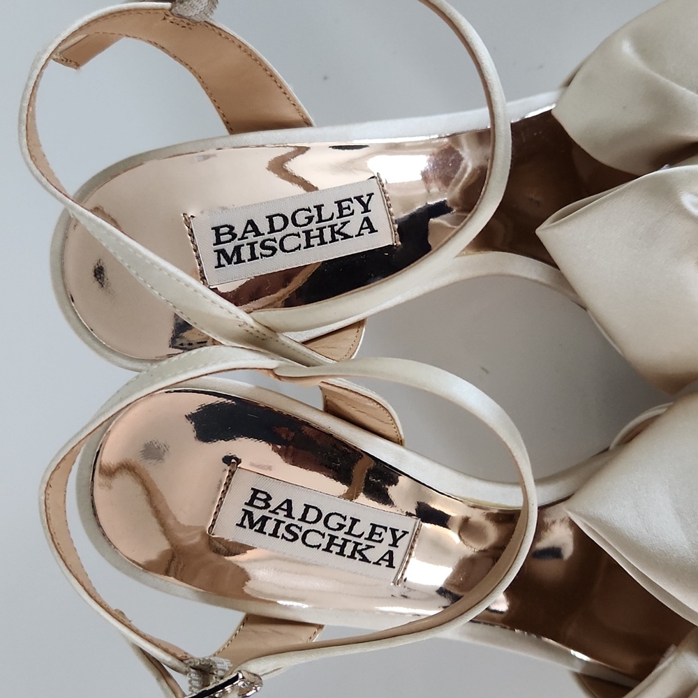 Badgley Mischka Samantha Embellished Satin Sandals $215 5.5 - Picture 6 of 13